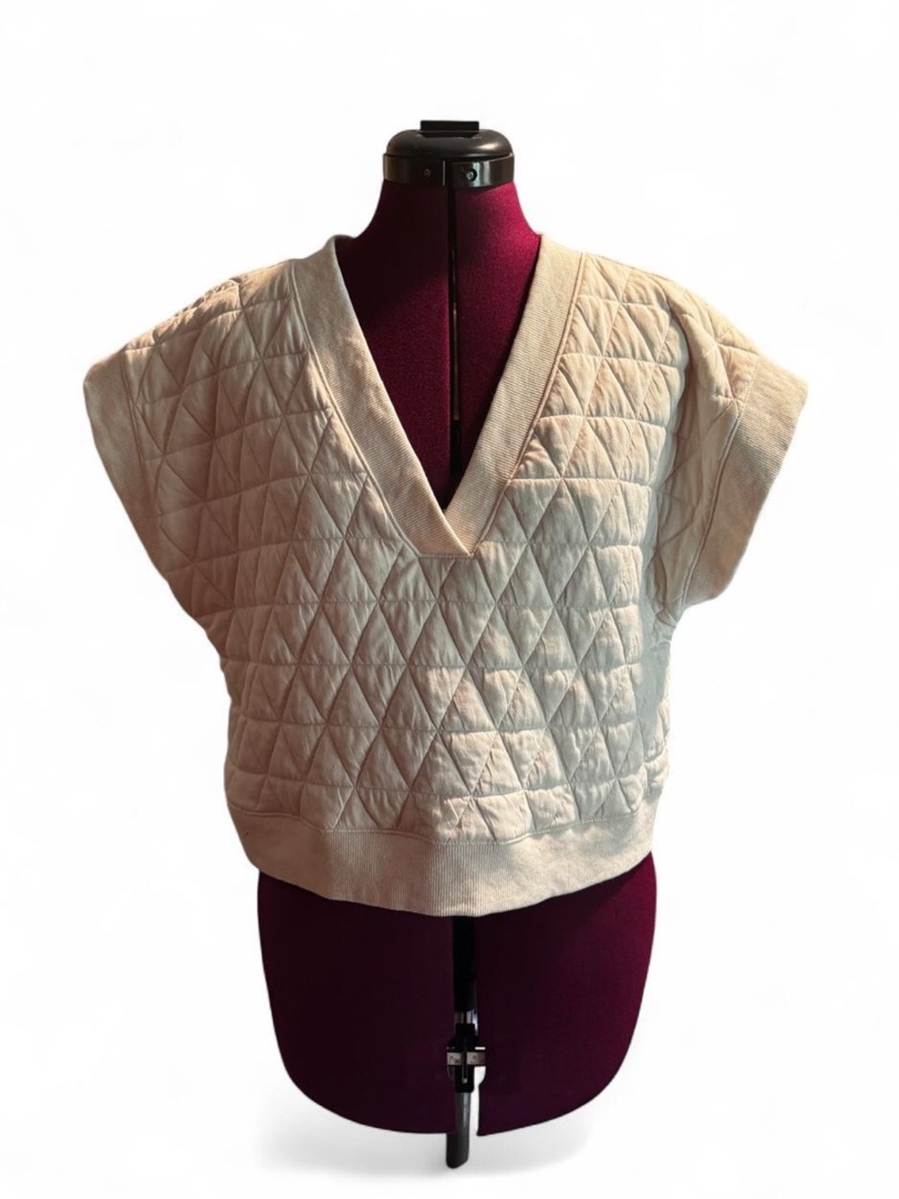 entro Quilted V-Neck Cropped Top - Cream